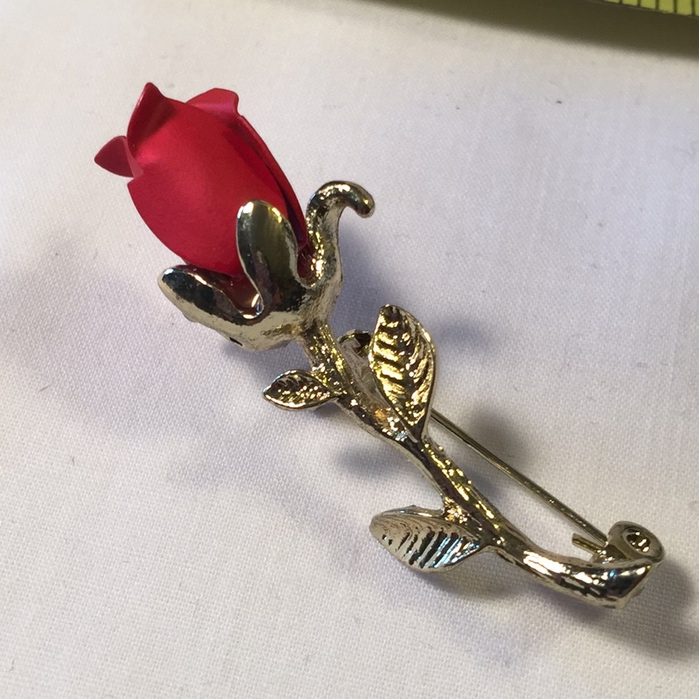 red rose brooch